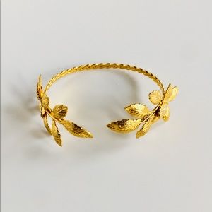 24kg Plated Nature Inspired Butterfly Leaf Cuff